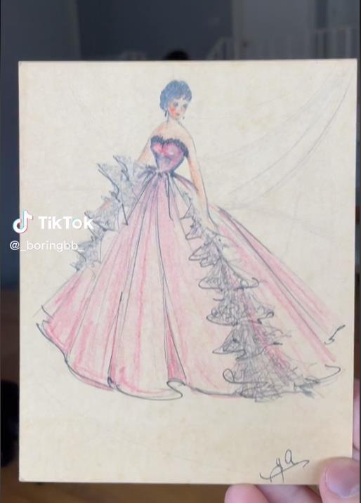 澳门游戏官网奶奶40年代的公主裙设计手稿！孙女制作出了成品太暖心了！(图2)