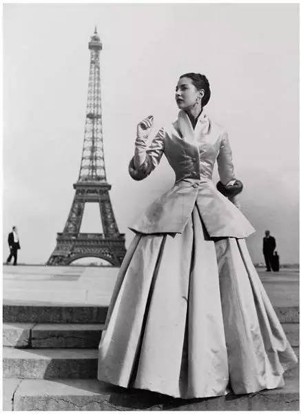 澳门游戏APP下载Dior先生和700个裁缝师是如何做衣服的？1949年高定系列(图16)