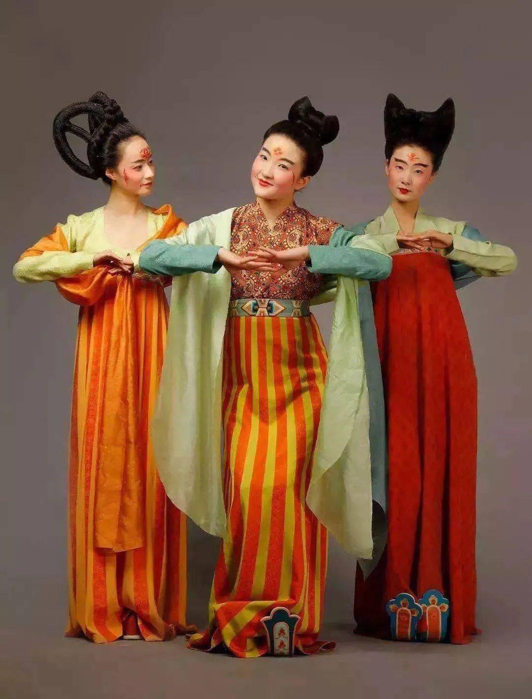 澳门最新网站游戏北京服装学院继续教育学院2021年春季《传统服装工艺传承与设计创(图1)