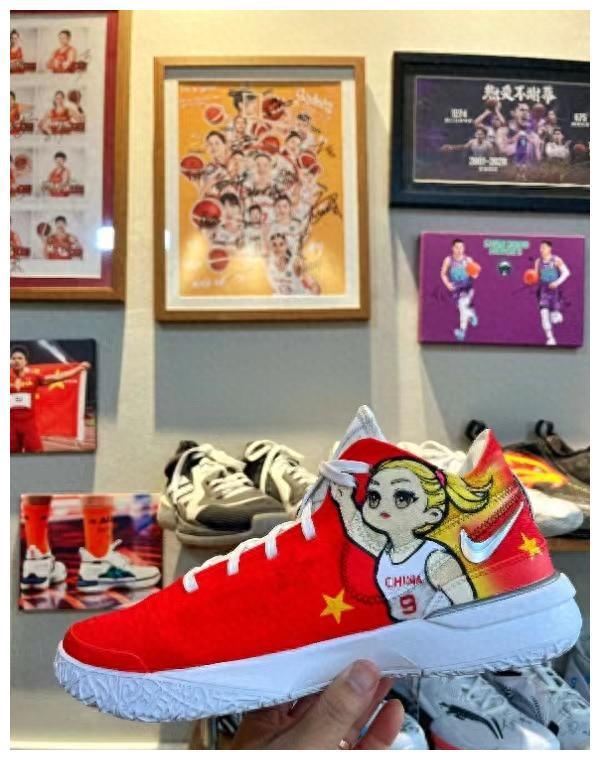 澳门最新网站游戏中国女篮国手李梦为亚运会定制的球鞋由诸暨画手设计(图5)