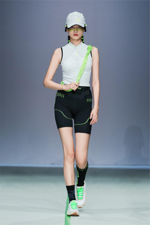 澳门游戏官网SS24中国国际时装周让中国时尚行业“绿色脉动”！(图6)