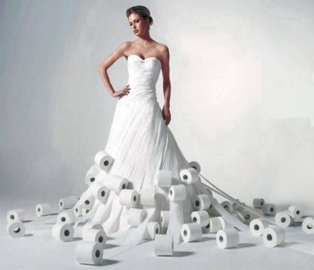 澳门游戏官网对婚纱说“我愿意”：十款绝对不容错过的创意婚礼造型(图2)